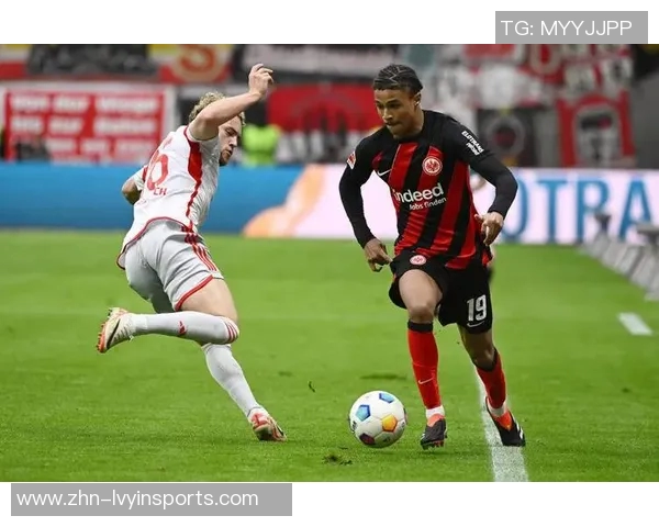 奥格斯堡主场迎战法兰克福双方争夺宝贵积分的激烈对决 奥格斯堡主场迎战法兰克福双方争夺宝贵积分的激烈对决